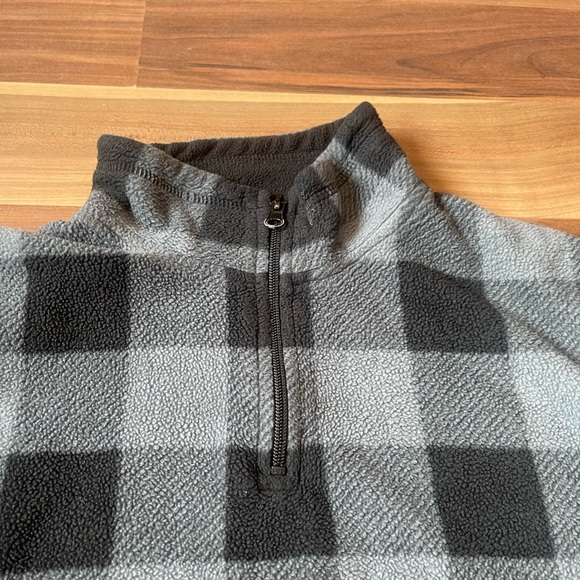 ⛄️CLEARANCE⛄️ 1989 place sweater - Picture 2 of 5